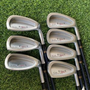 ชุดเหล็ก Fourteen TC-454 มีเหล็ก 5,6,7,8,9,P และ S รวม 7 ชิ้น ก้านกราไฟต์ Flex S