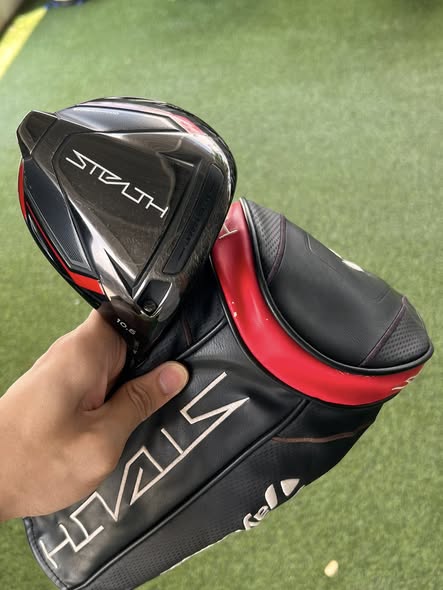 Driver Taylormade Stealth (พร้อม cover) Loft 10.5 ก้านกราไฟต์ Tensei TM50 Flex R ความยาว 45.5 นิ้ว