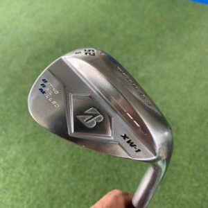 Wedge Bridgestone Tour B XW-1 Loft 52/8 ก้าน  Dynamic Gold Tour Issue X100